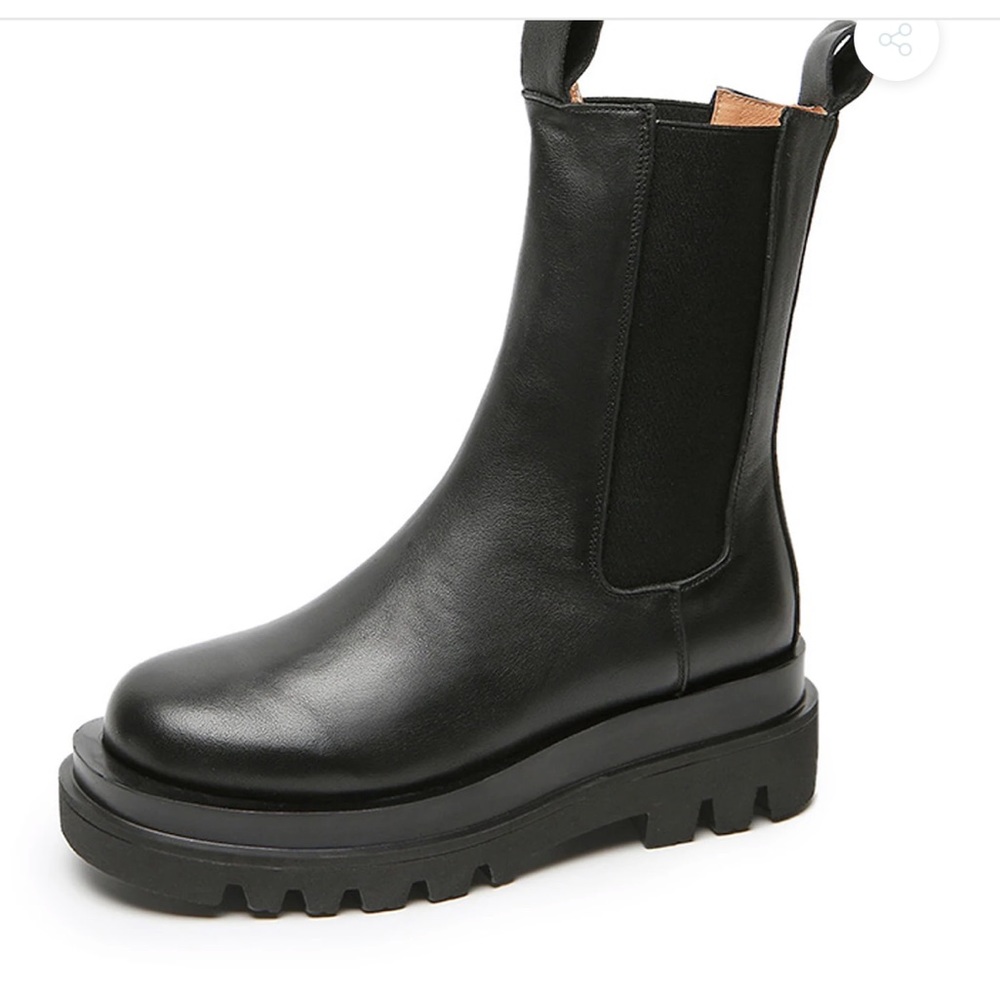 Leather platform Goodnight Macaroon’s version of a “Chelsea boot”. I